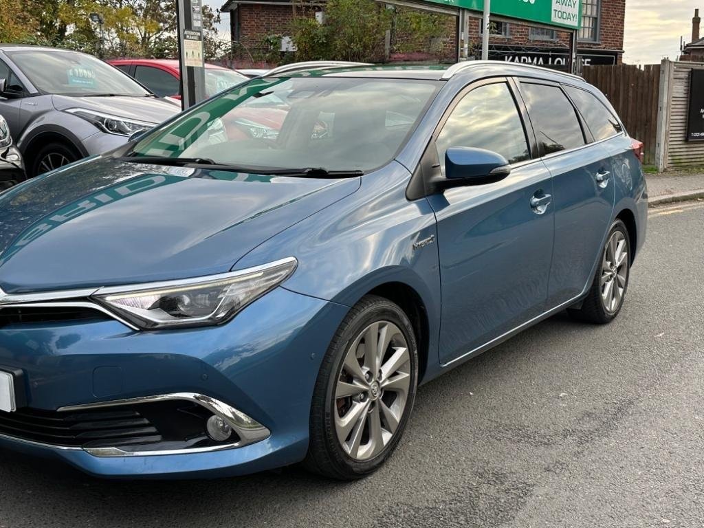 TOYOTA AURIS