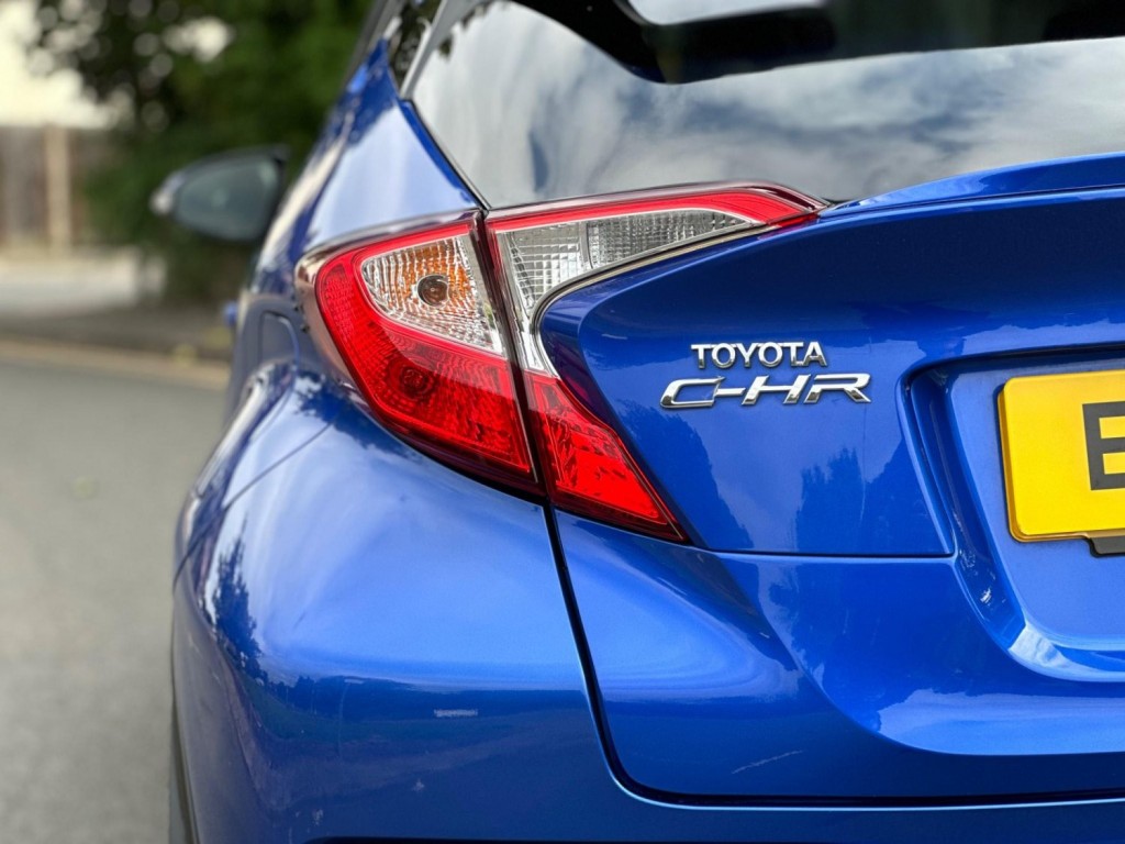 TOYOTA C-HR