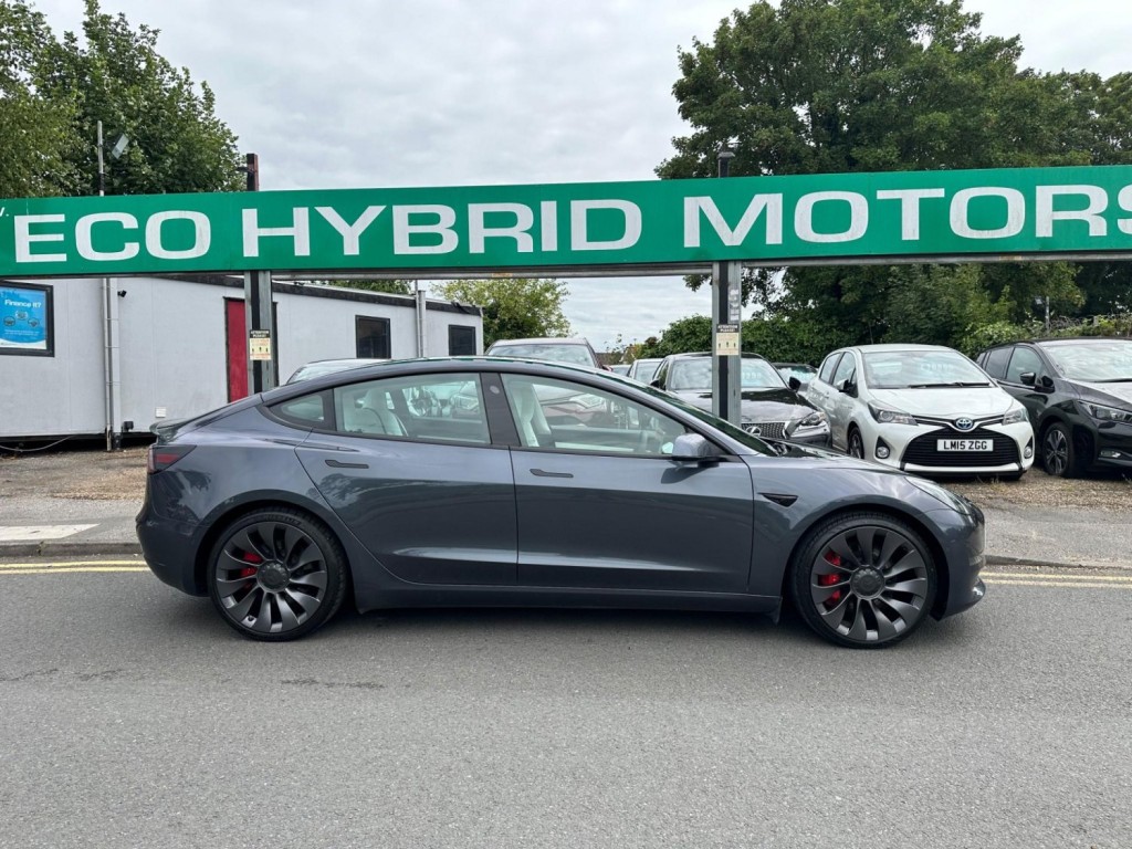 TESLA MODEL 3