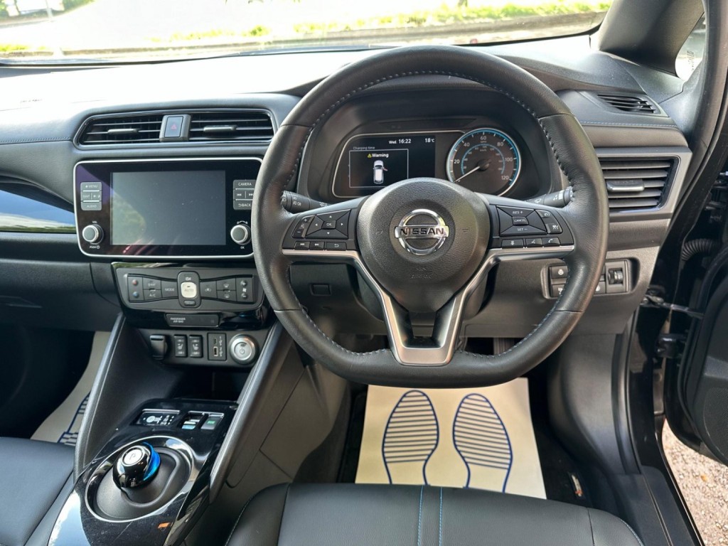 NISSAN LEAF