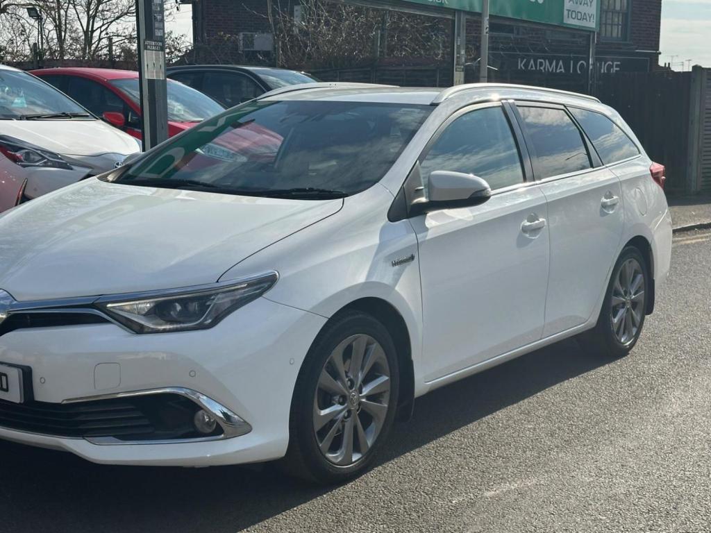 TOYOTA AURIS