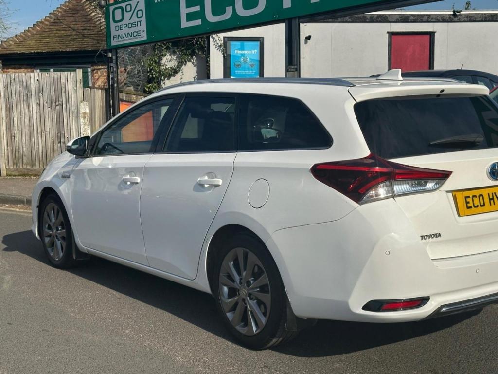 TOYOTA AURIS