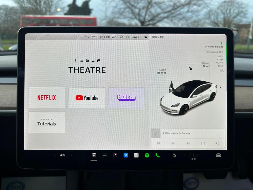 TESLA MODEL 3