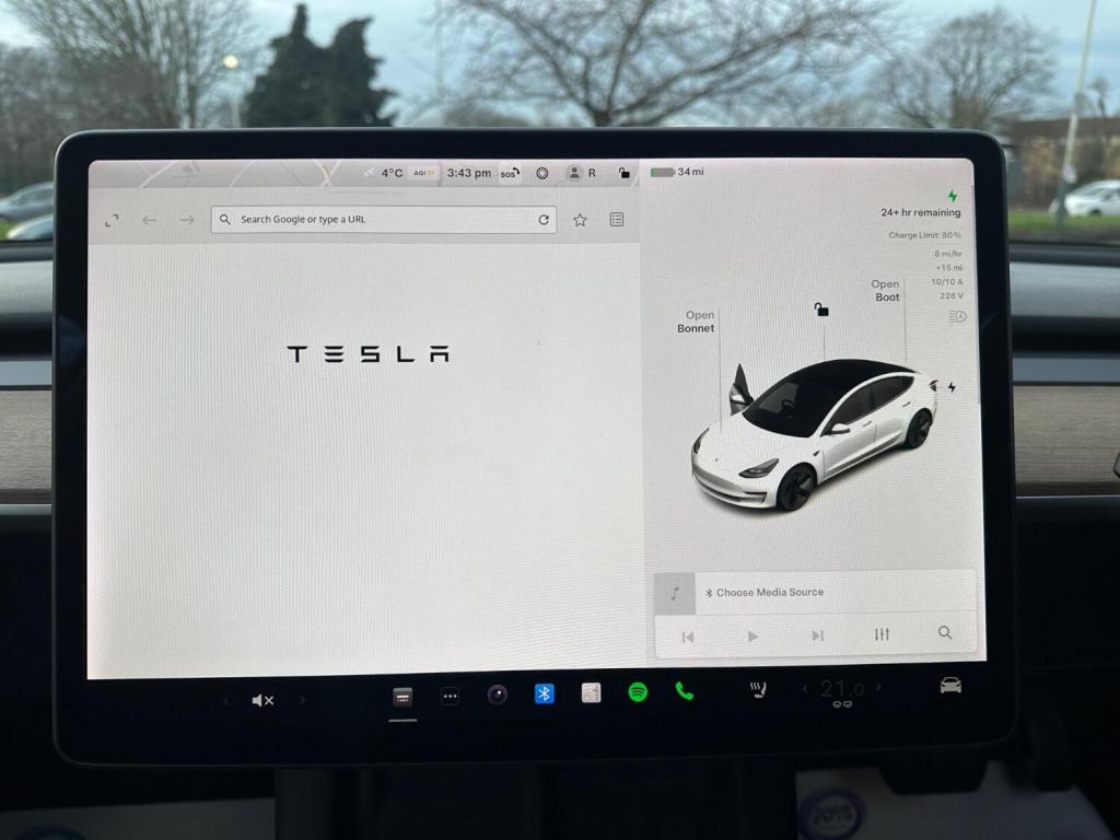 TESLA MODEL 3