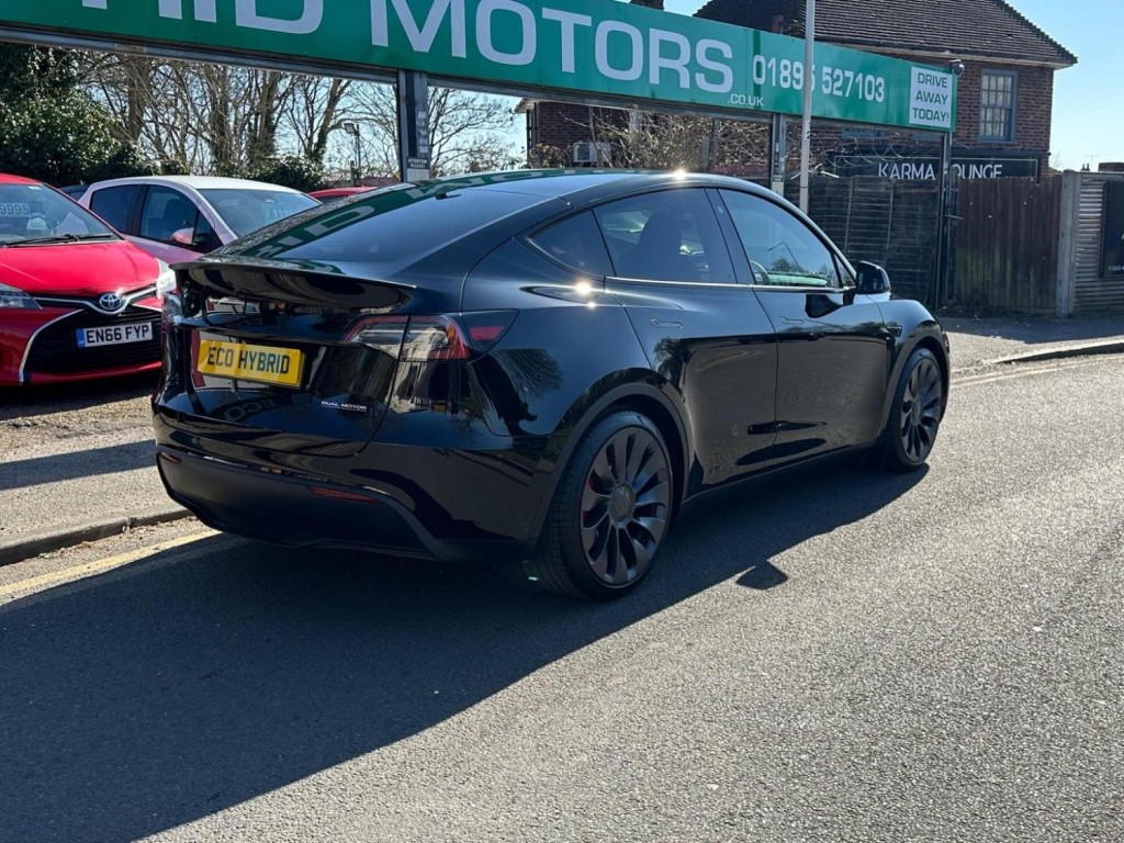 TESLA MODEL Y
