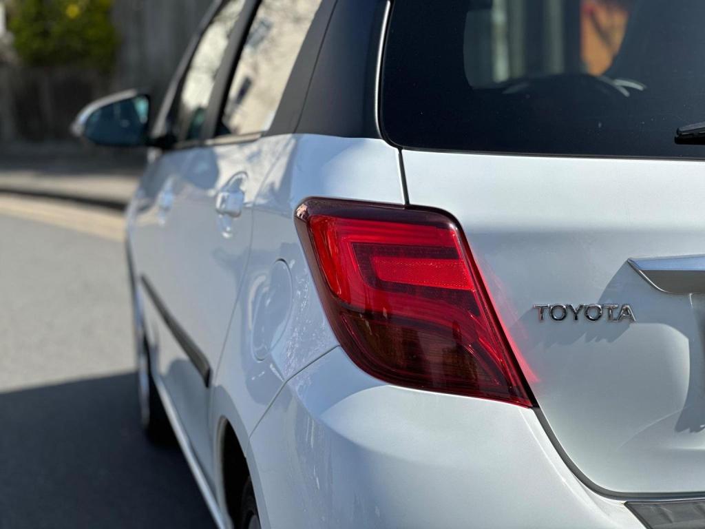 TOYOTA YARIS