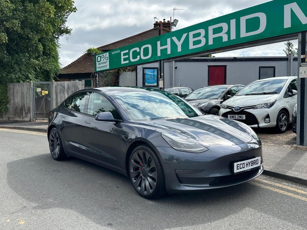 TESLA MODEL 3
