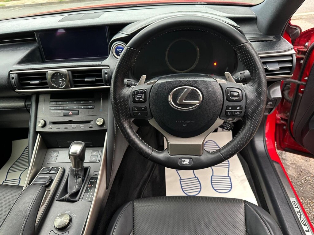 LEXUS IS