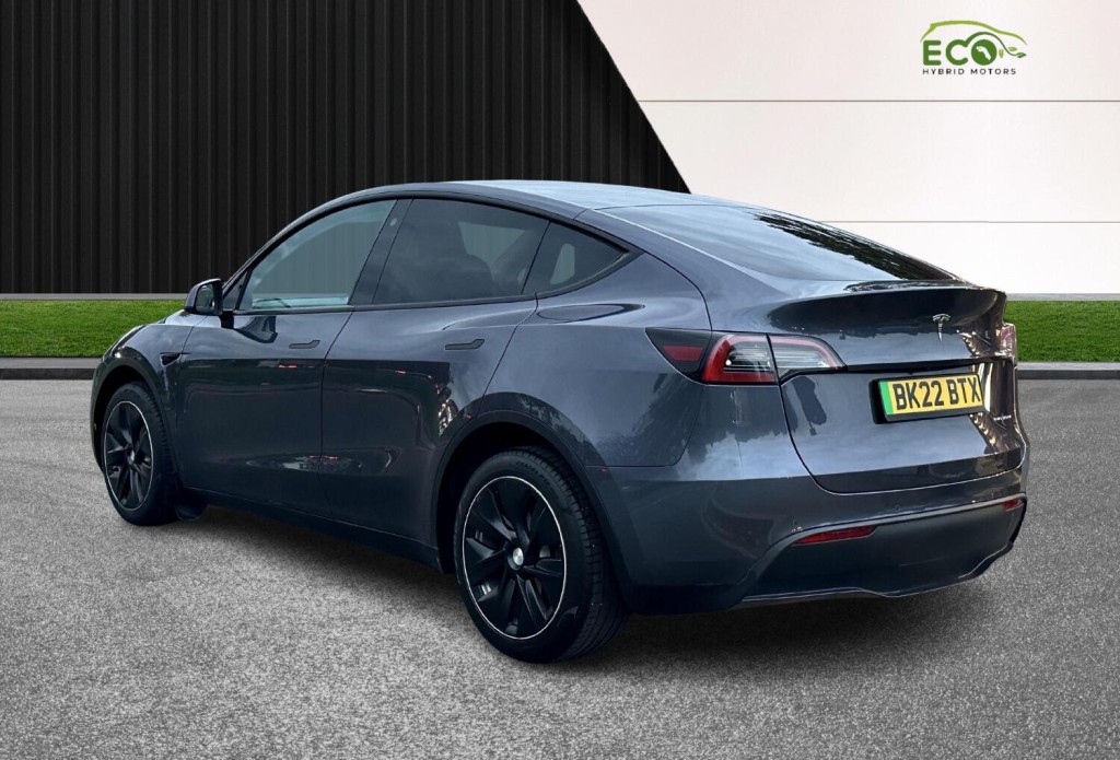 TESLA MODEL Y