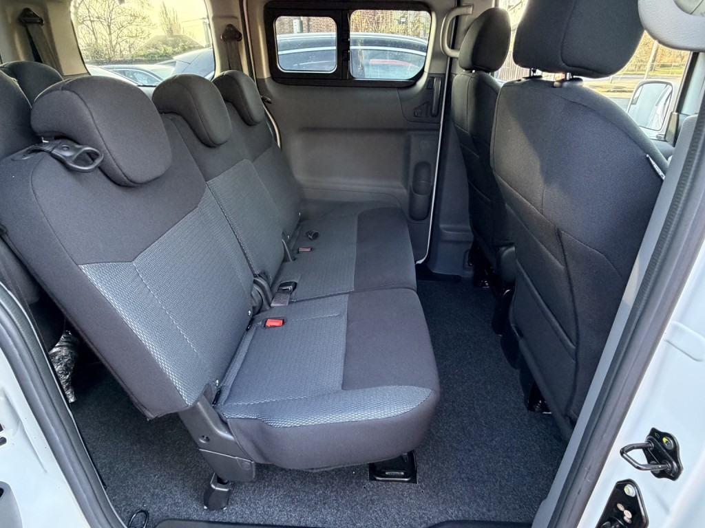 NISSAN ENV200 EVALIA