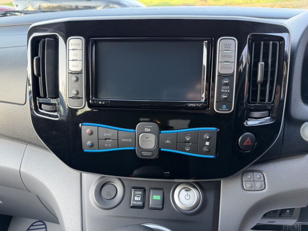 NISSAN ENV200 EVALIA