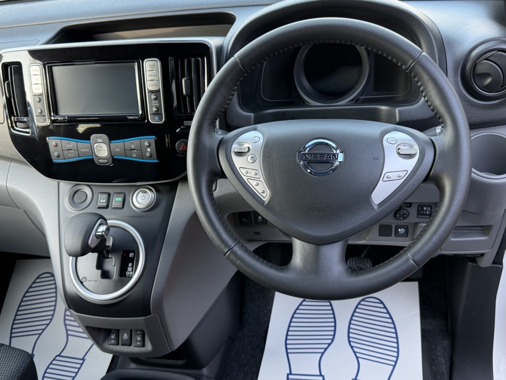 NISSAN ENV200 EVALIA