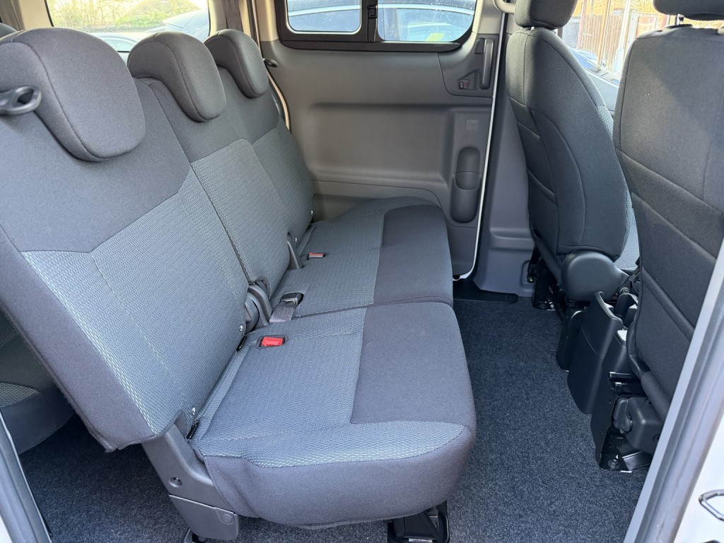 NISSAN ENV200 EVALIA