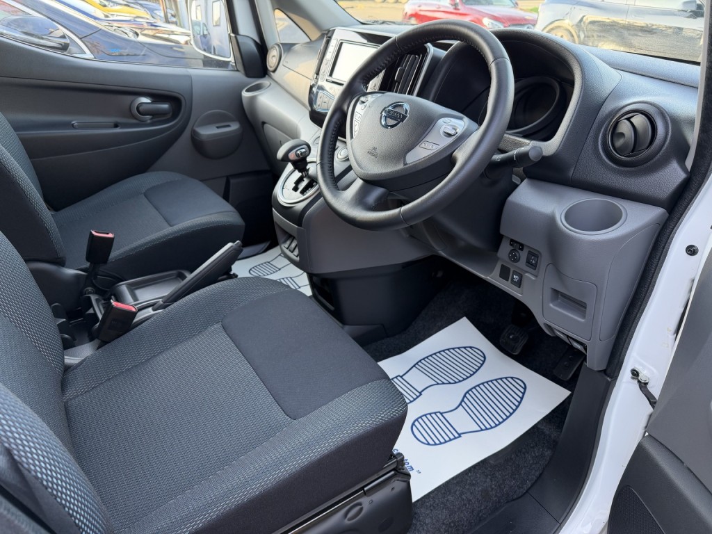 NISSAN ENV200 EVALIA