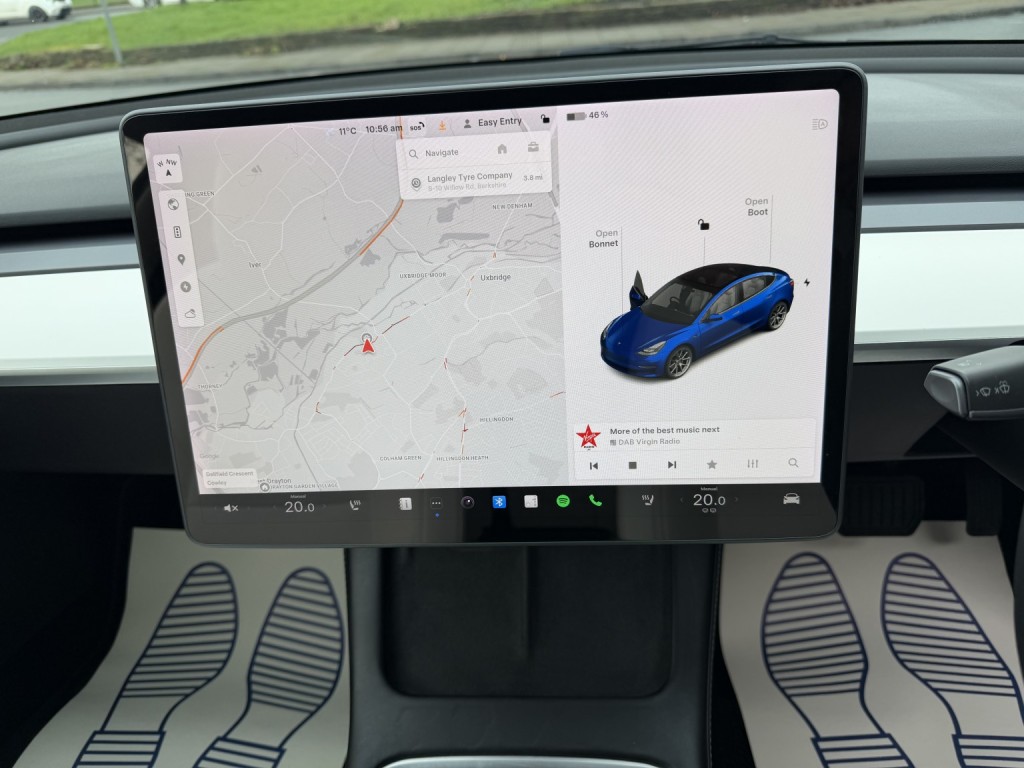 TESLA MODEL 3