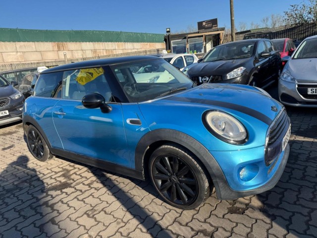 MINI HATCH