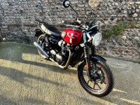 TRIUMPH Street Twin