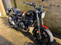 ROYAL ENFIELD GUERILLA 450