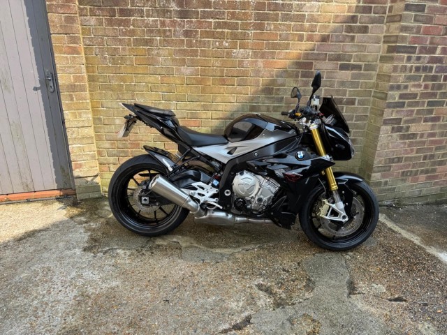 BMW S1000R
