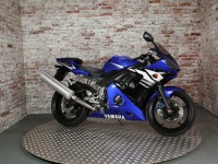 YAMAHA R6