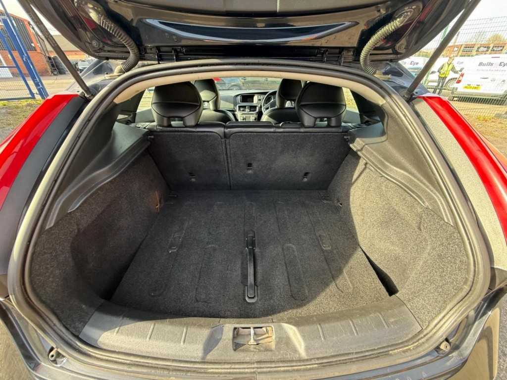 VOLVO V40 CROSS COUNTRY