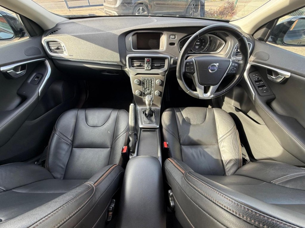 VOLVO V40 CROSS COUNTRY