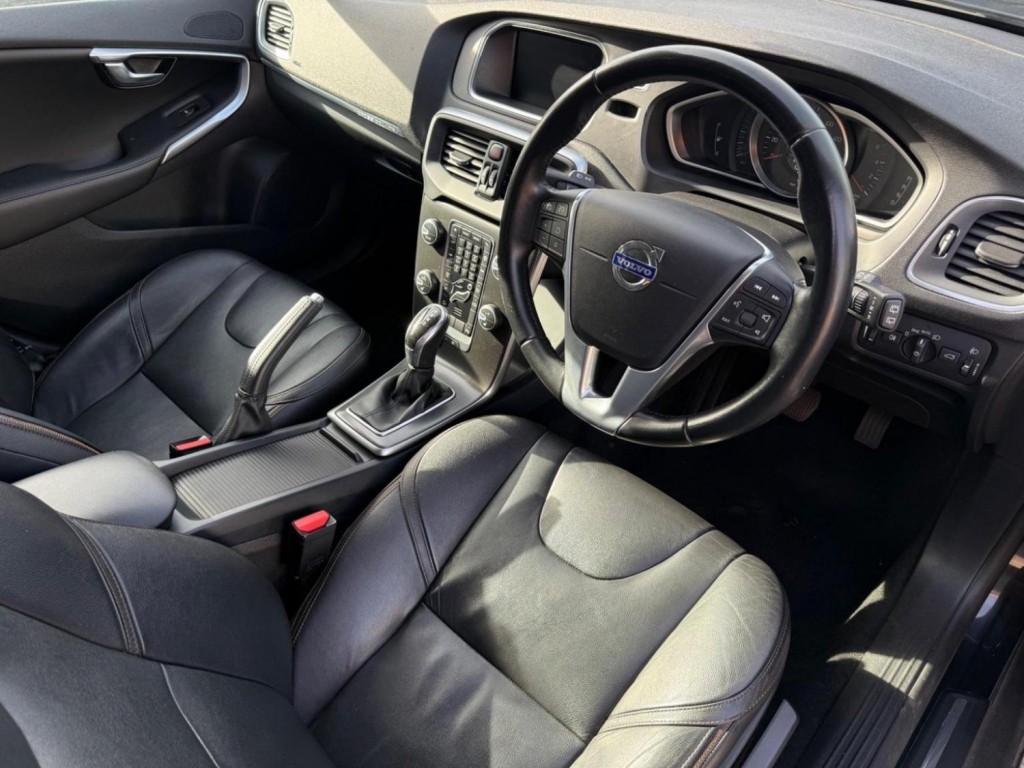 VOLVO V40 CROSS COUNTRY