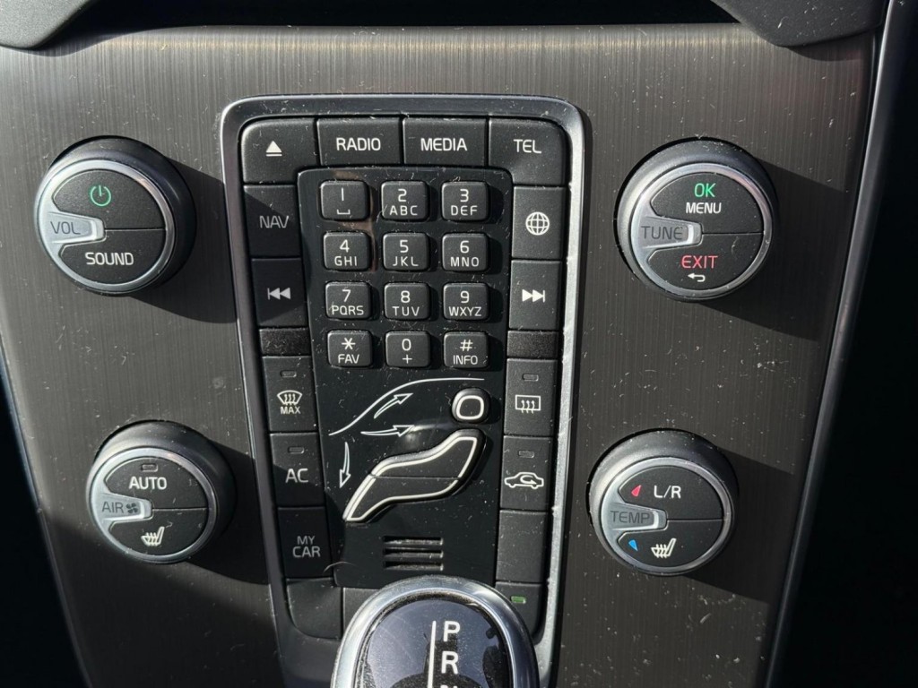 VOLVO V40 CROSS COUNTRY