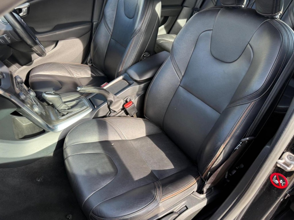 VOLVO V40 CROSS COUNTRY