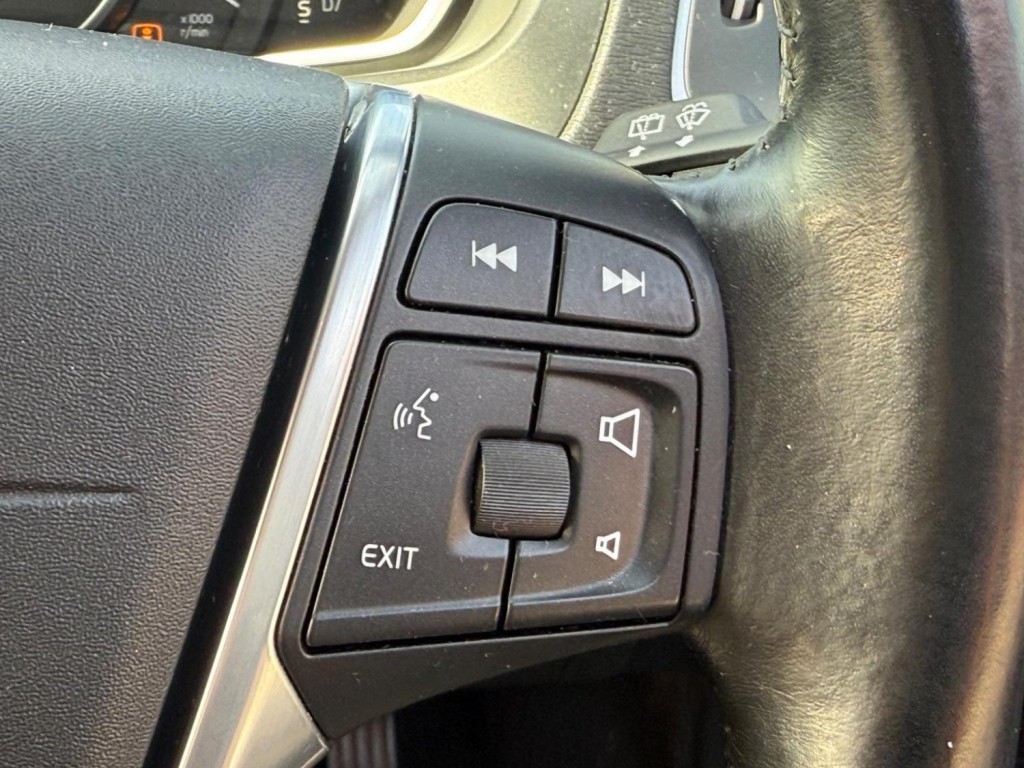 VOLVO V40 CROSS COUNTRY