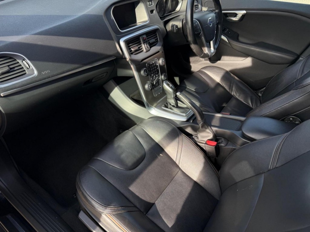 VOLVO V40 CROSS COUNTRY