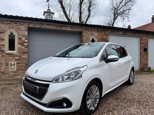 PEUGEOT 208 1.2 PureTech Allure