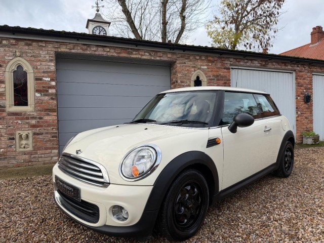 MINI HATCH 1.6 One Hatch