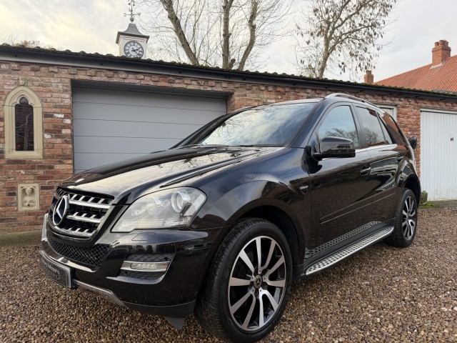 MERCEDES-BENZ M CLASS 3.0 ML300 CDI V6 BlueEfficiency Grand Edition