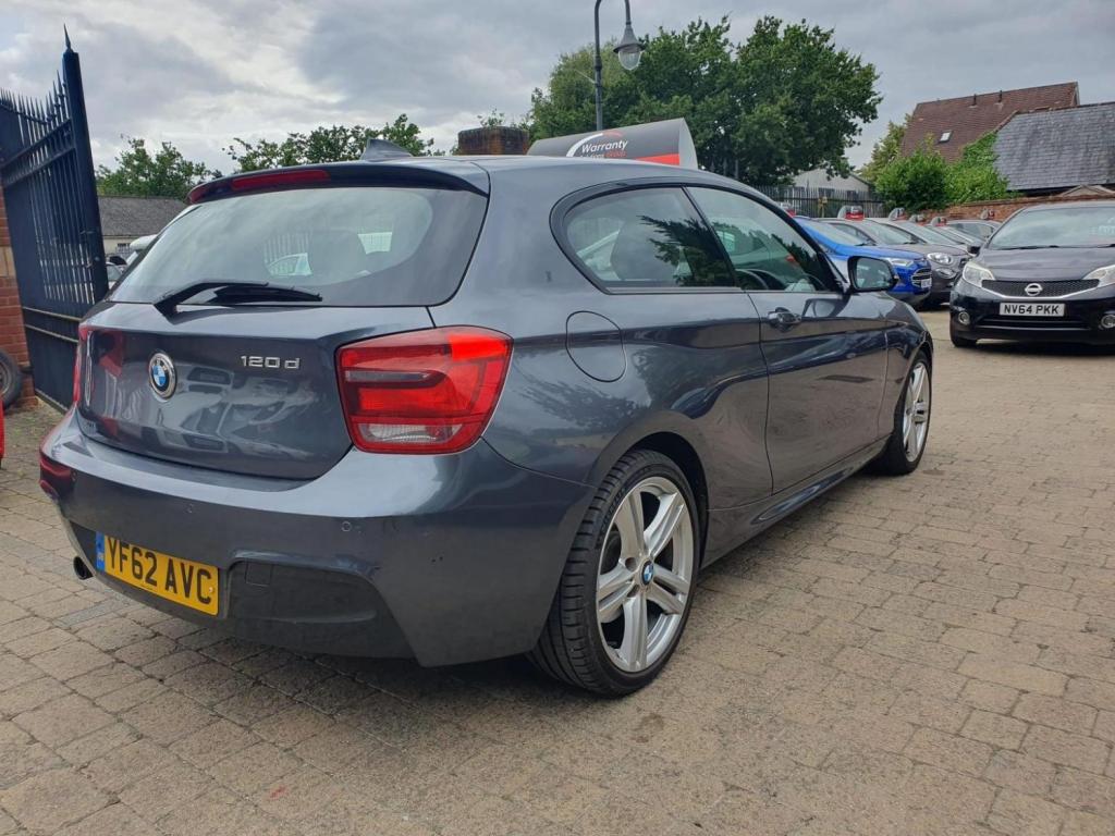 BMW 1 SERIES