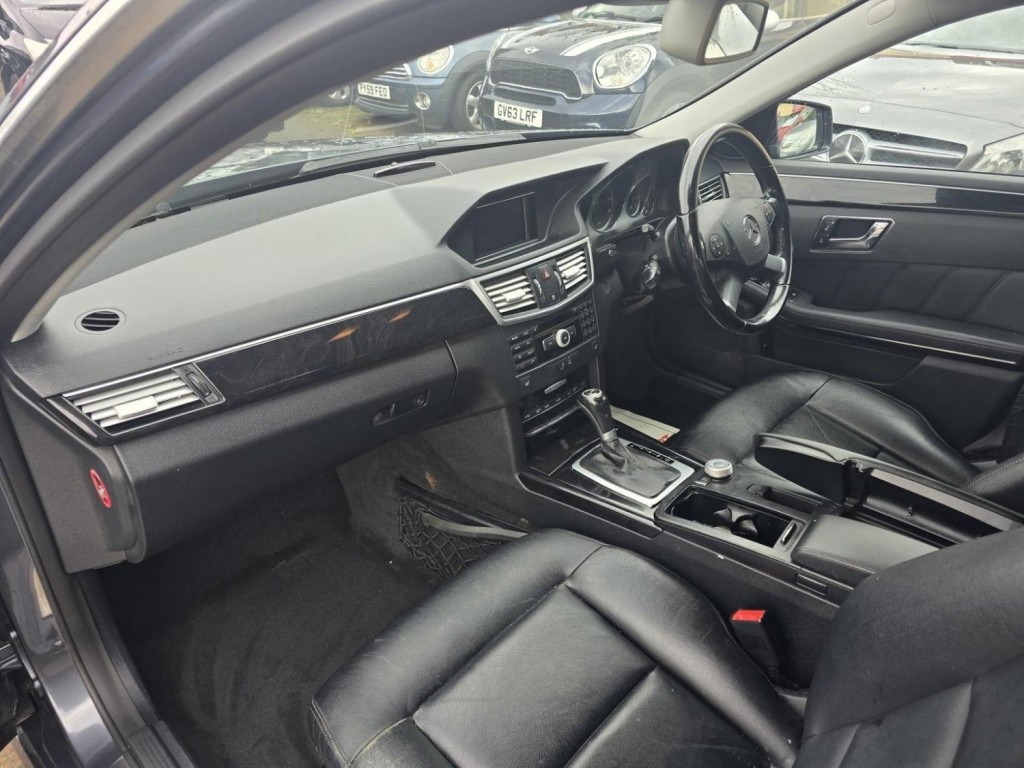 MERCEDES-BENZ E CLASS