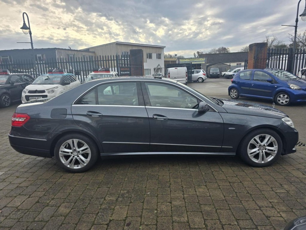 MERCEDES-BENZ E CLASS
