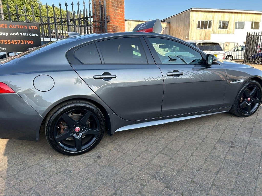 JAGUAR XE