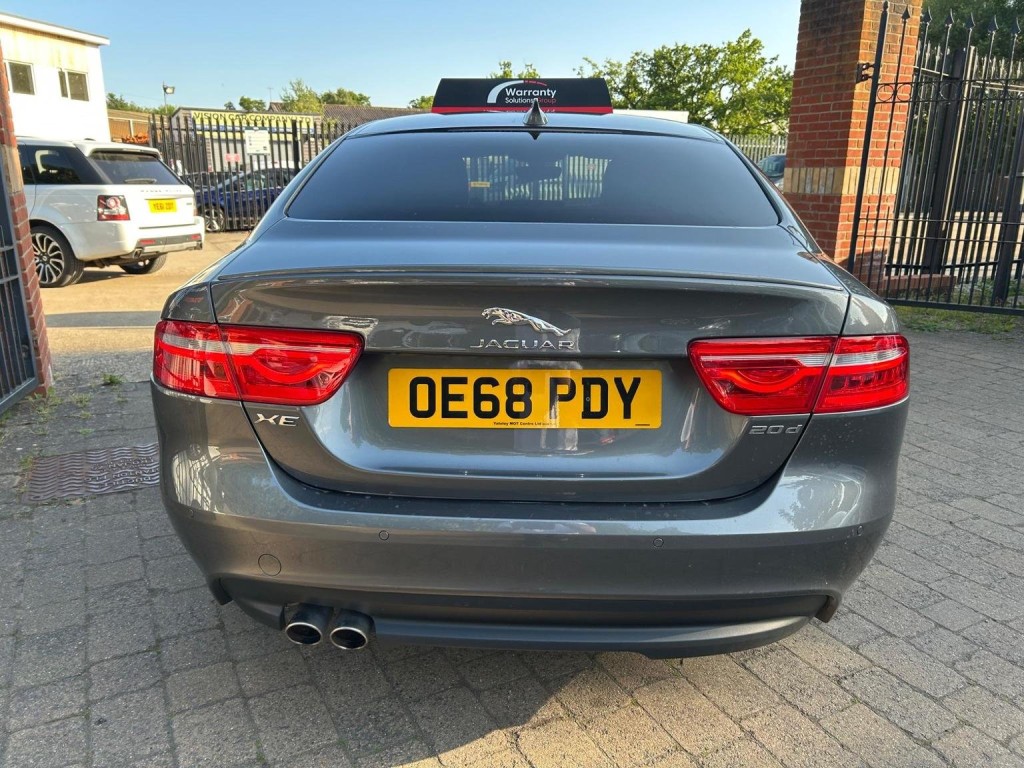 JAGUAR XE