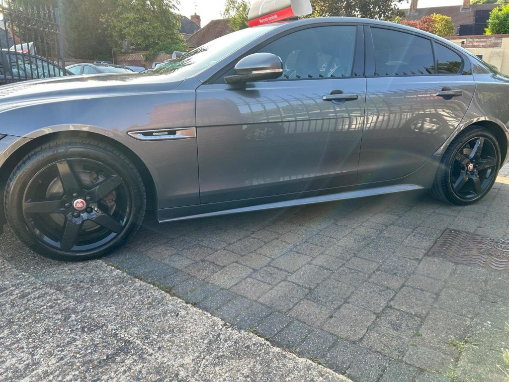 JAGUAR XE