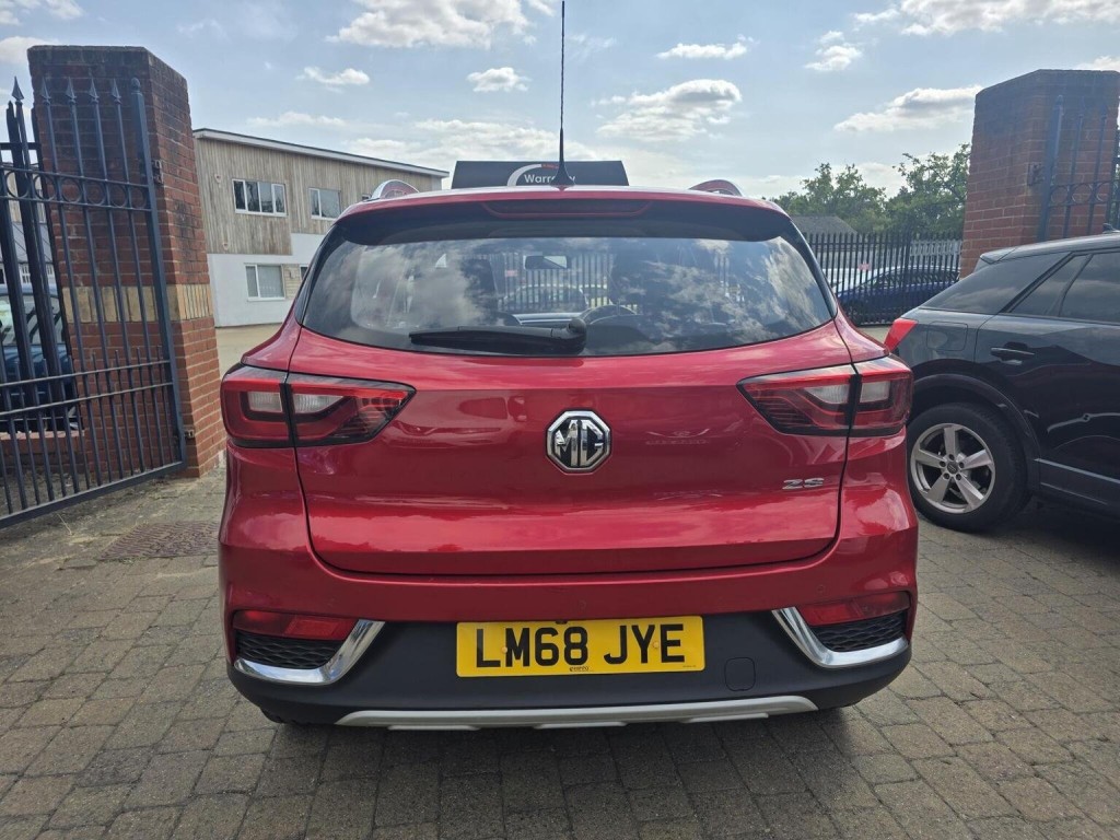 MG ZS
