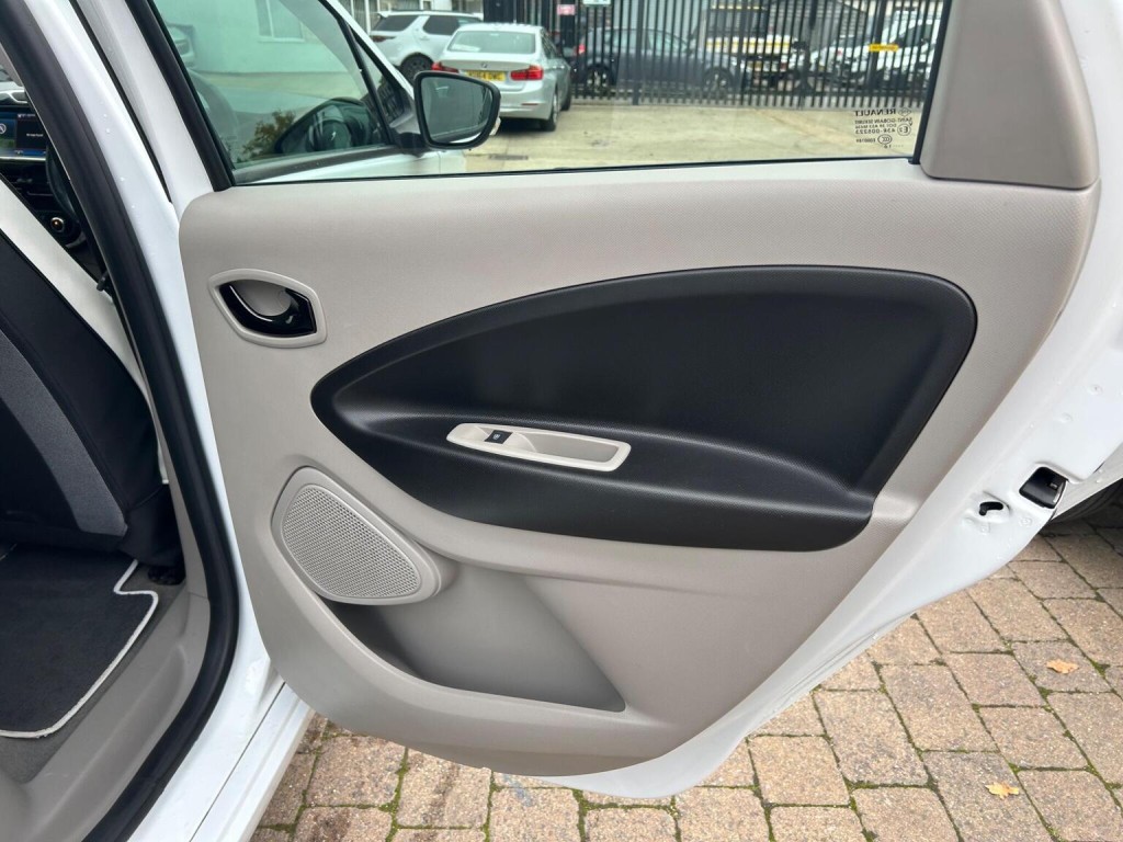 RENAULT ZOE