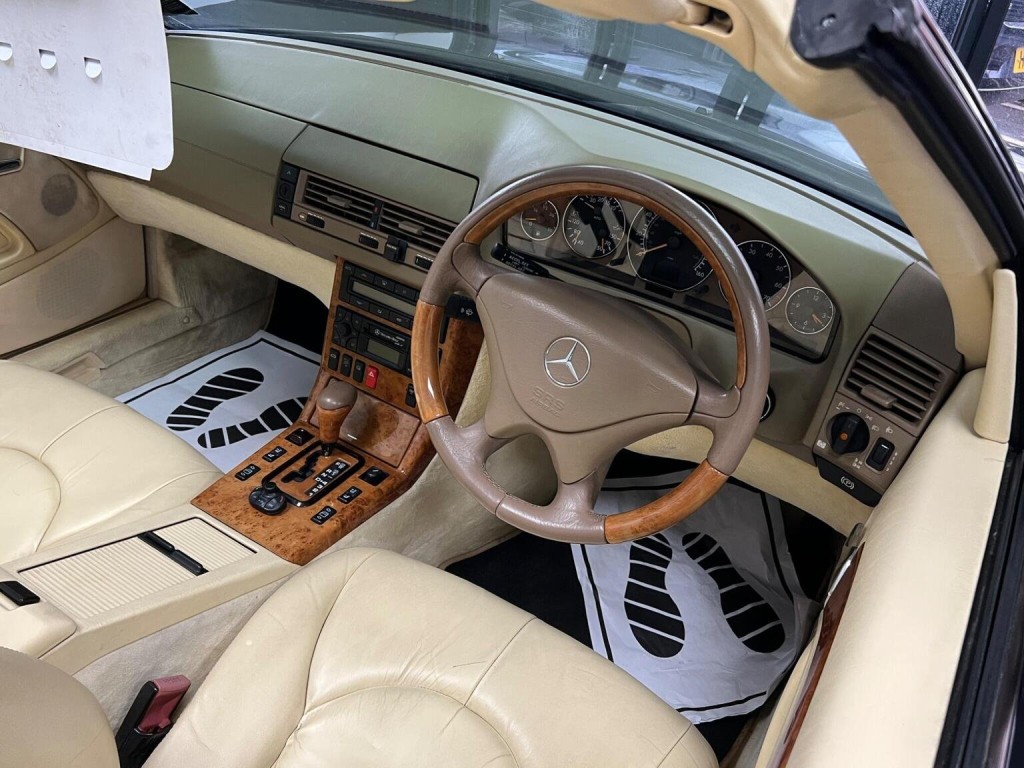 MERCEDES-BENZ 320