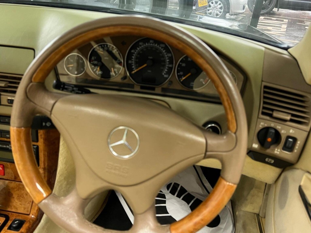 MERCEDES-BENZ 320