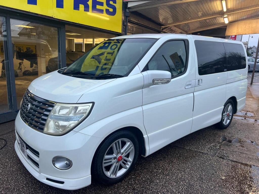 NISSAN ELGRAND
