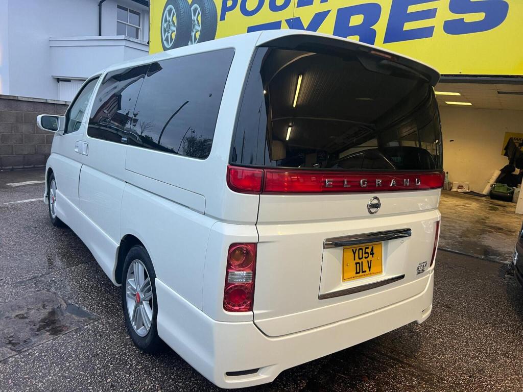 NISSAN ELGRAND