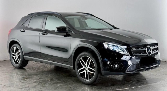 MERCEDES-BENZ GLA