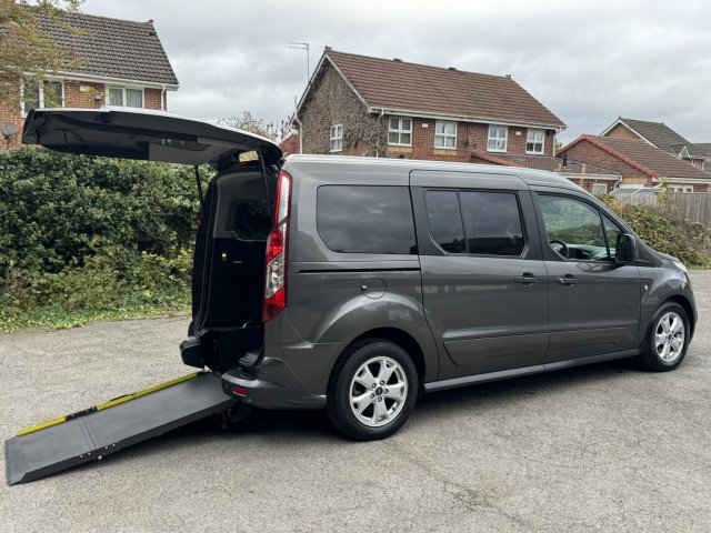 FORD GRAND TOURNEO CONNECT 1.5 TDCi Titanium