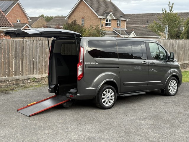 FORD TOURNEO CUSTOM 2.0 310 EcoBlue Titanium