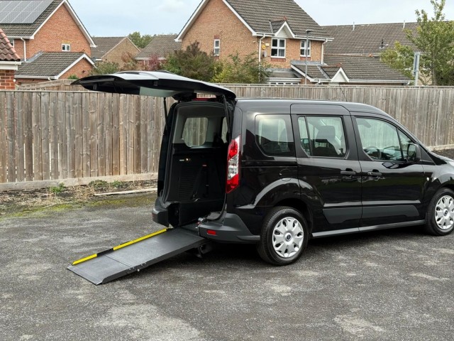 FORD TOURNEO CONNECT 1.5 TDCi Zetec